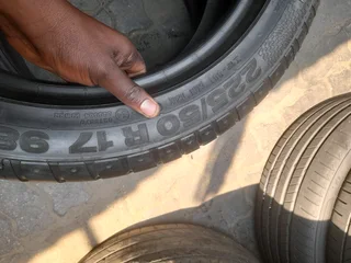 2x 225/50/R17 CONTINENTAL RUNFLAT TYRES CALL ZUMA 0617061663