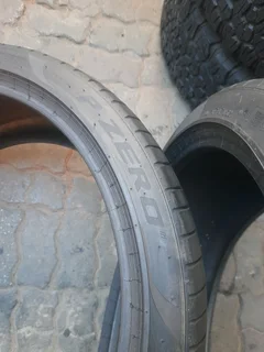 2x 275/35/R22 PIRELLI P ZERO NORMAL TYRES 90%THREAD LIFE CALL ZUMA 0617061663