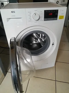 7KGS WHITE AEG FRONT LOADER WASHING MACHINE