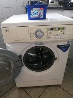 7.3.5KGS WHITE LG DIRECT DRIVE FRONT LOADER WASHER AND DRYER COMBO MACHINE