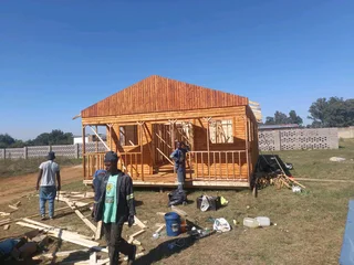 Wendy Hut,Log homes and Nutec houses