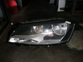 VW Passat B7 headlight