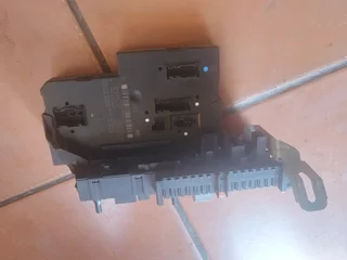 Mercedes benz W204 rear fuse box