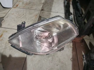 Nissan tidda headlight