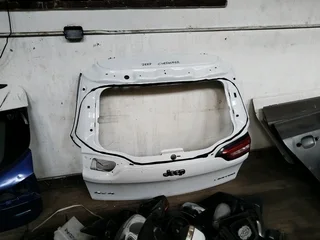 Jeep limited 4x4 tailgate