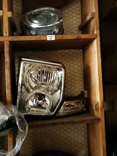 Jeep Commander 2006-10 headlight