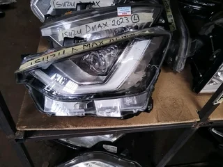 Isuzu Dmax headlight xenon