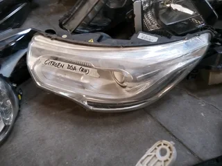 Citroën DSA left headlight