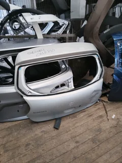 Suzuki celerio tailgate