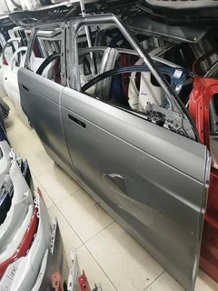 Range Rover velar right side doors