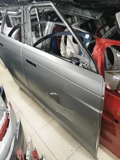 Range Rover velar right side doors