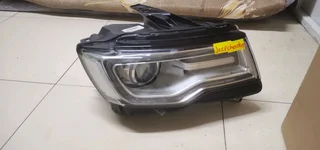 Jeep cherokee headlight right side