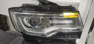 Jeep cherokee headlight right side