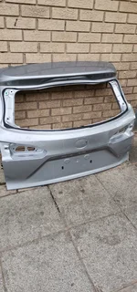 Toyota corrola cross 2022 tailgate