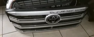 Toyota land cruiser 300 series grill