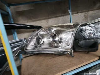 Toyota auris headlight