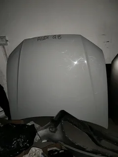 Audi Q8 bonnet