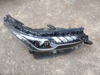 Toyota fortuner headlight xenon