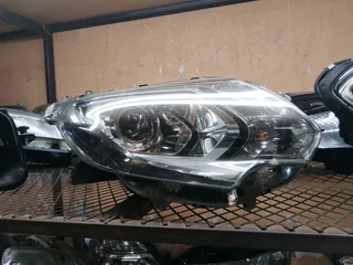 Mitshibish Triton l200 headlight 2016
