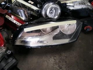 VW Passat B7 headlight
