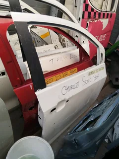 Chevrolet Sonic Sedan Door