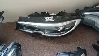 BMW G20 headlight