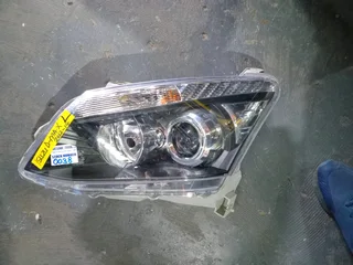 Isuzu Dmax 2012-14 headlight