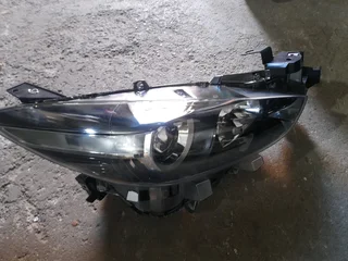 Mazda 3 headlight right