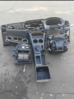 Toyota hillux Gd6 2020 dushboad and inna parts
