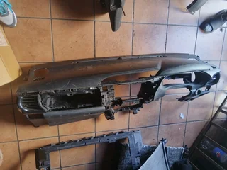 Toyota hillux Gd6 2020 dushboad and inna parts