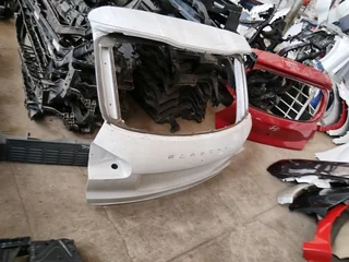 Porsche Cayenne GTS tailgate