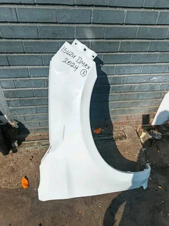Isuzu Dmax fender