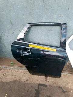 Toyota starlet front and back rear right door