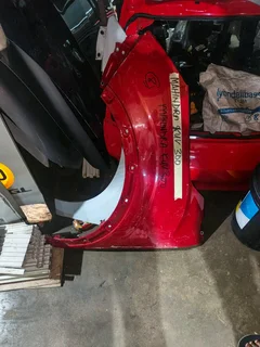 Mahindra xuv 300 fender