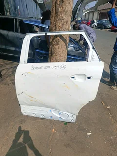 Peugeot 3008 rear door 2017