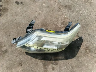 TOYOTA FORTUNER 2011 XENON WITH MACHINE