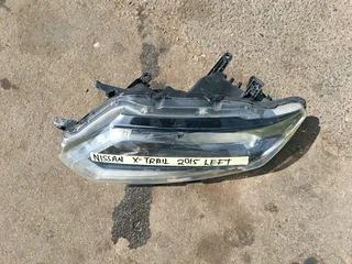 NISSAN X-TRAIL 2015 LEFT HEADLIGHT
