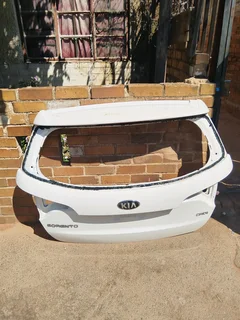 Kia sorento tailgate