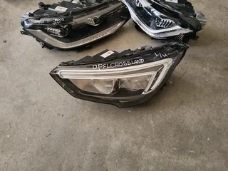 Opel Crossland headlight