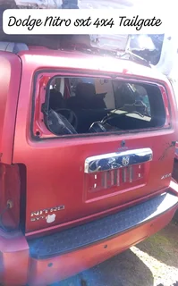 Dodge Nitro sxt 4x4 Tailgate