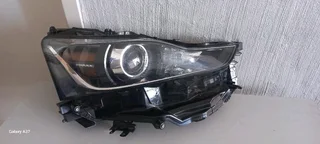 Lexus IS300 Headlight