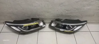Kia Sedona 2015 Headlights