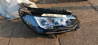 Peugeot 208 headlight