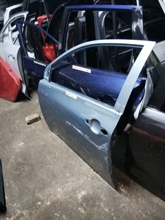 Toyota quest left door