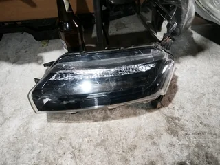 Renault kwid left headlight