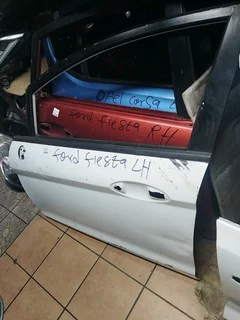 Ford fiester left door