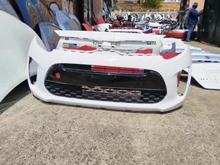 Kia pegas bumper