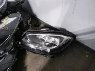 W205 normal headlight