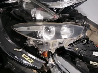 Mazda 3 headlight 2018