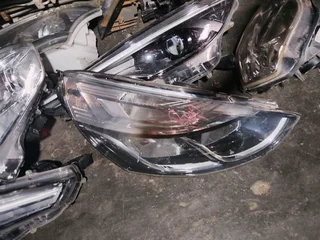 Renault clio 4 headlight